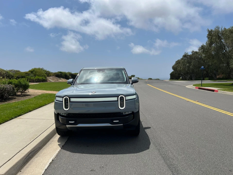 2022 Rivian R1T - Image 6 of 31