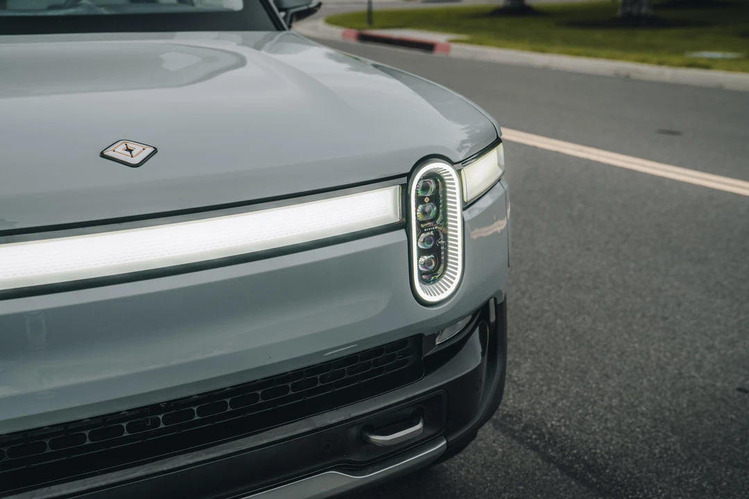 2022 Rivian R1T - Image 18 of 31