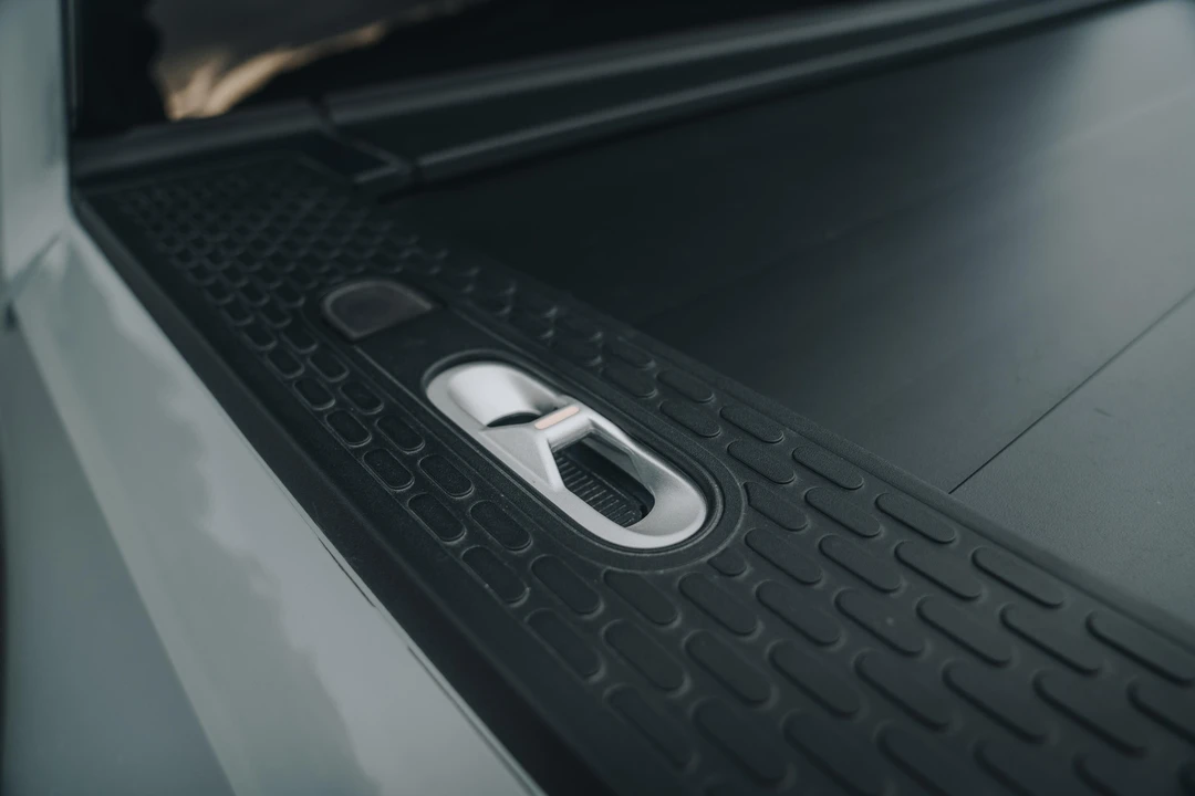 2022 Rivian R1T - Image 25 of 31