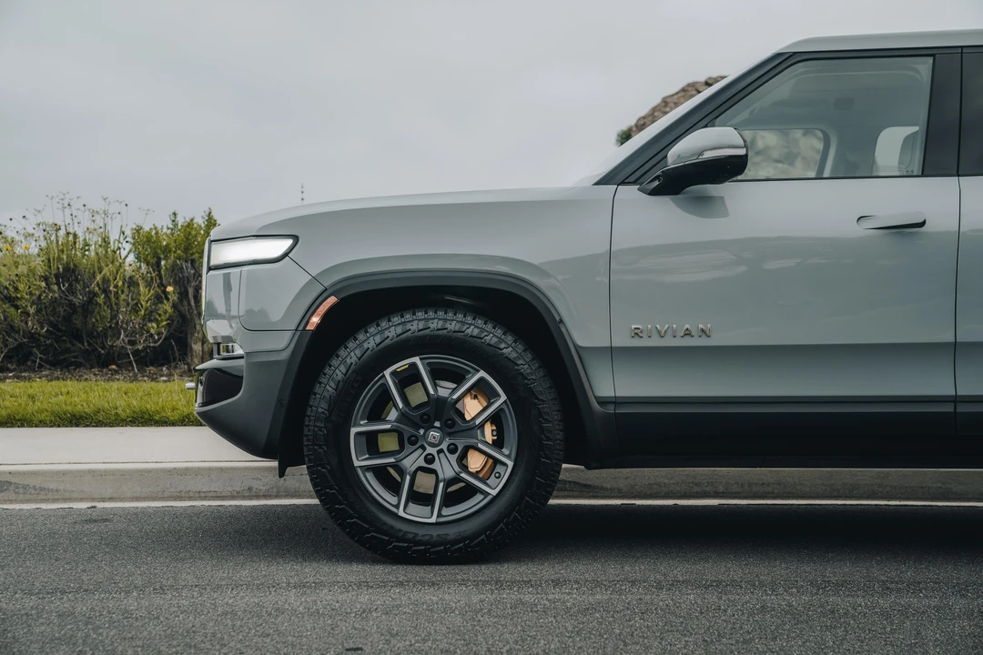 2022 Rivian R1T - Image 20 of 31