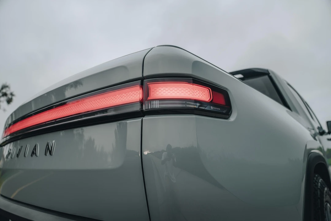 2022 Rivian R1T - Image 28 of 31