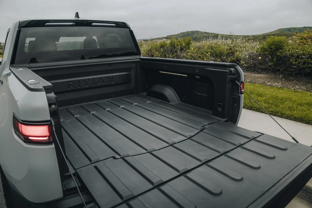 2022 Rivian R1T - Image 30 of 31