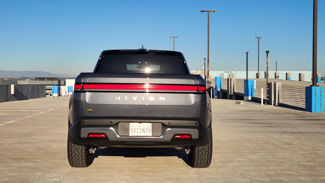 2022 Rivian R1T - Image 19 of 31