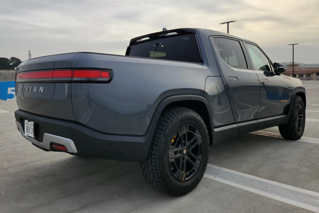 2022 Rivian R1T - Image 4 of 31