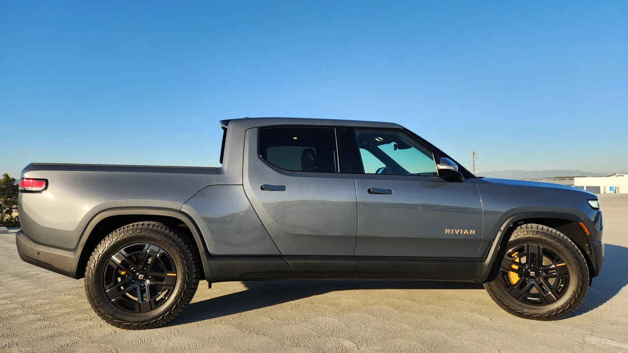 2022 Rivian R1T - Image 22 of 31
