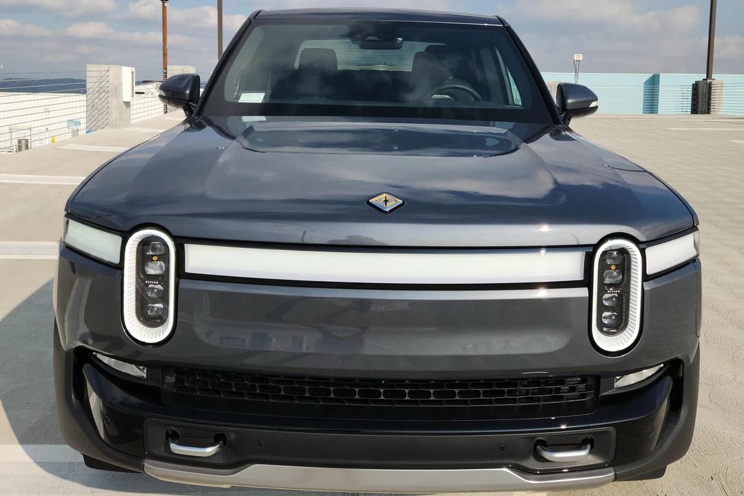 2022 Rivian R1T - Image 8 of 31