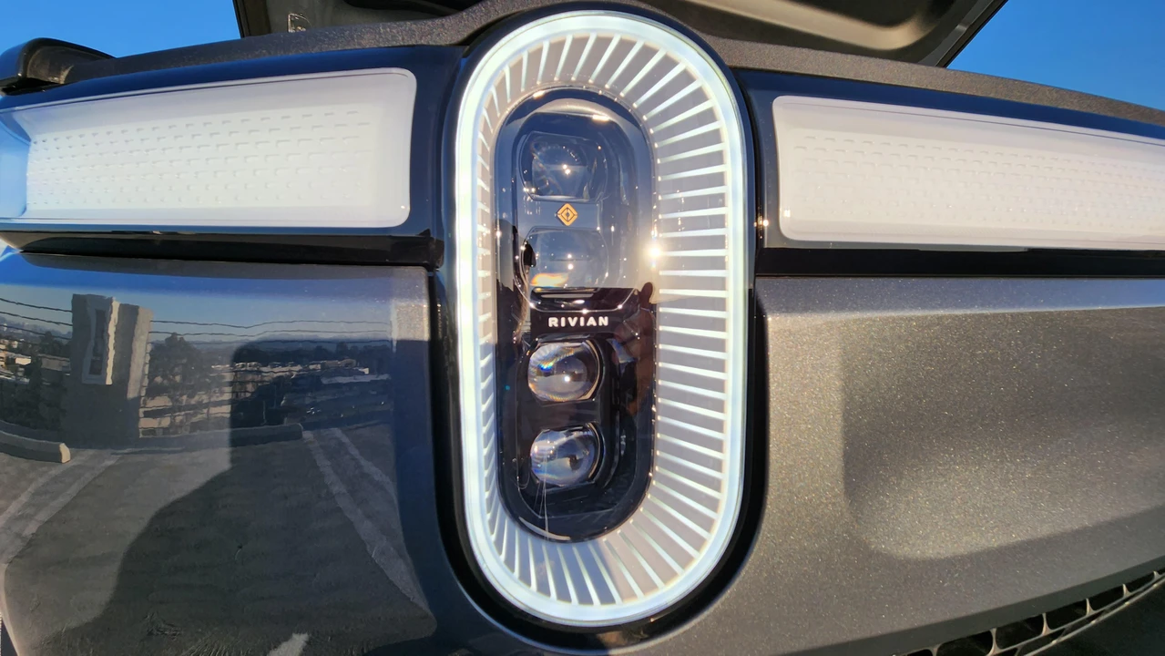 2022 Rivian R1T - Image 30 of 31