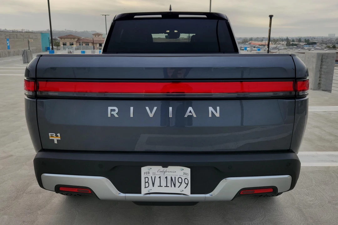 2022 Rivian R1T - Image 5 of 31