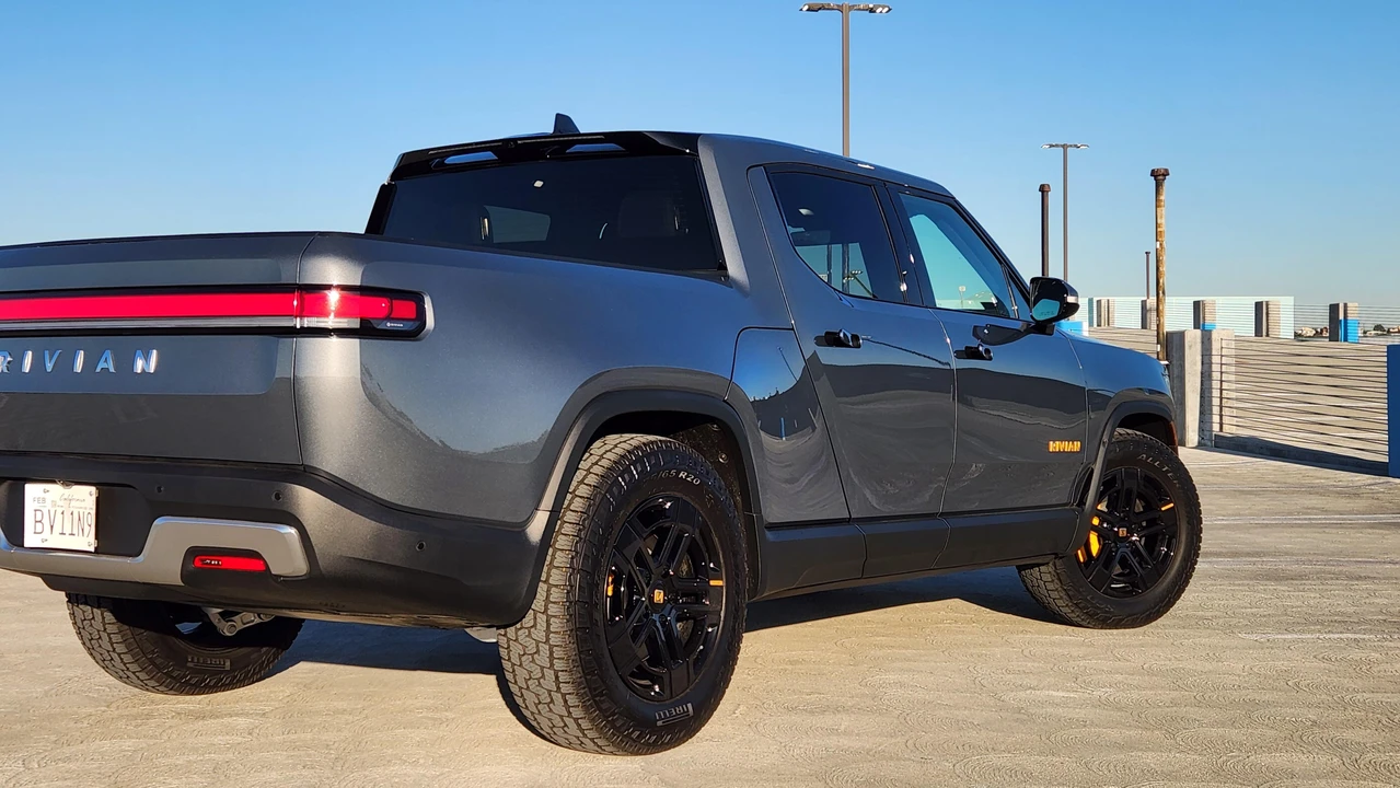 2022 Rivian R1T - Image 21 of 31