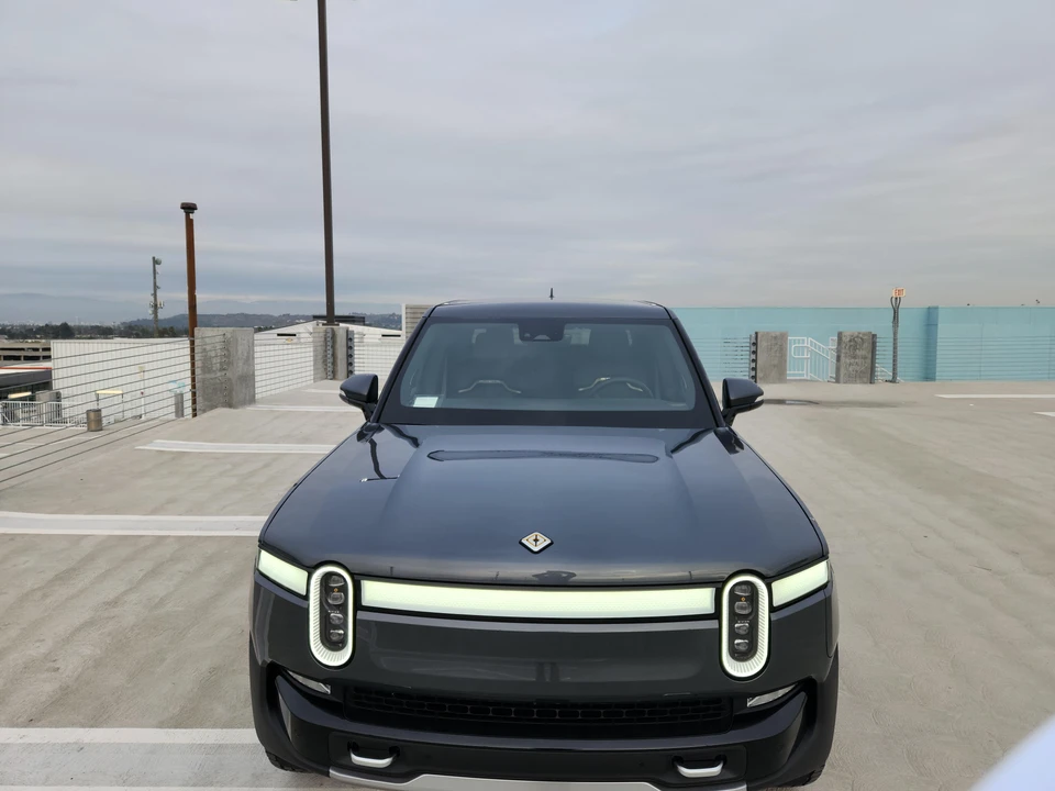 2022 Rivian R1T - Image 6 of 31