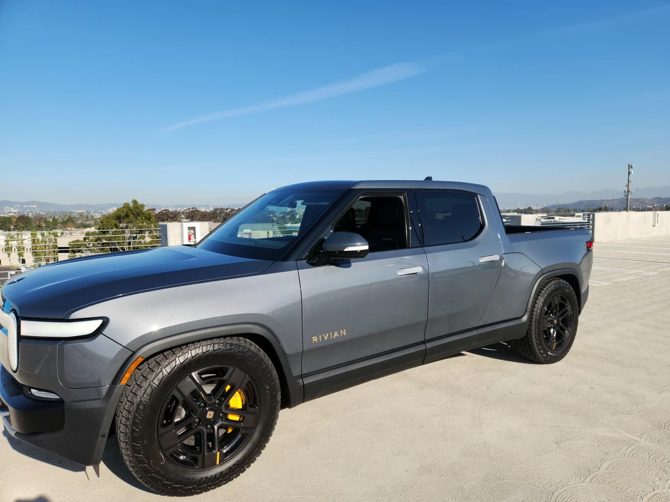 2022 Rivian R1T - Image 11 of 31