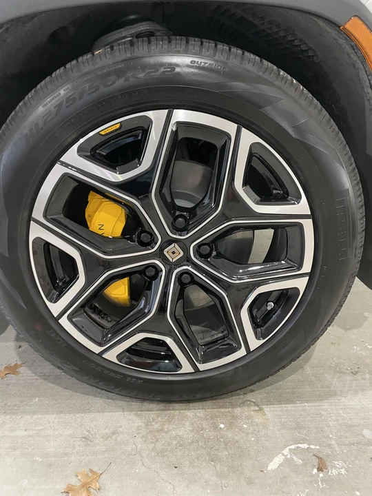 2022 Rivian R1T - Image 28 of 31