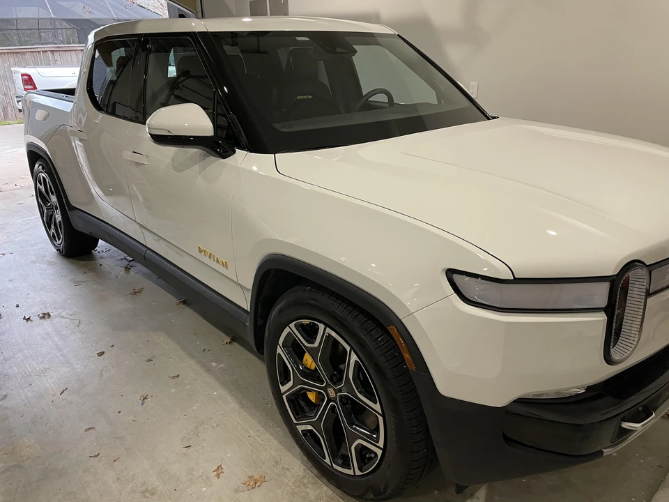 2022 Rivian R1T - Image 9 of 31