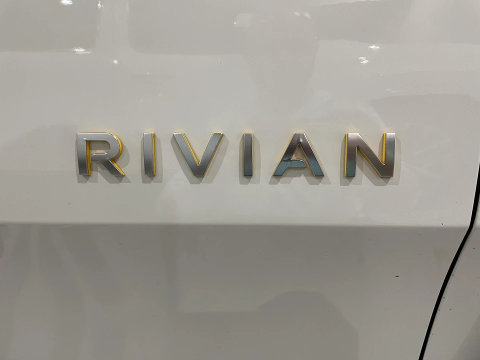 2022 Rivian R1T - Image 26 of 31