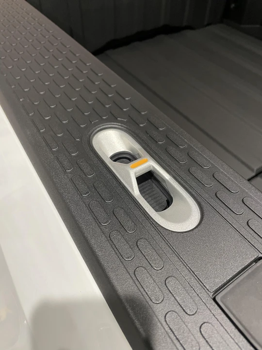 2022 Rivian R1T - Image 16 of 31