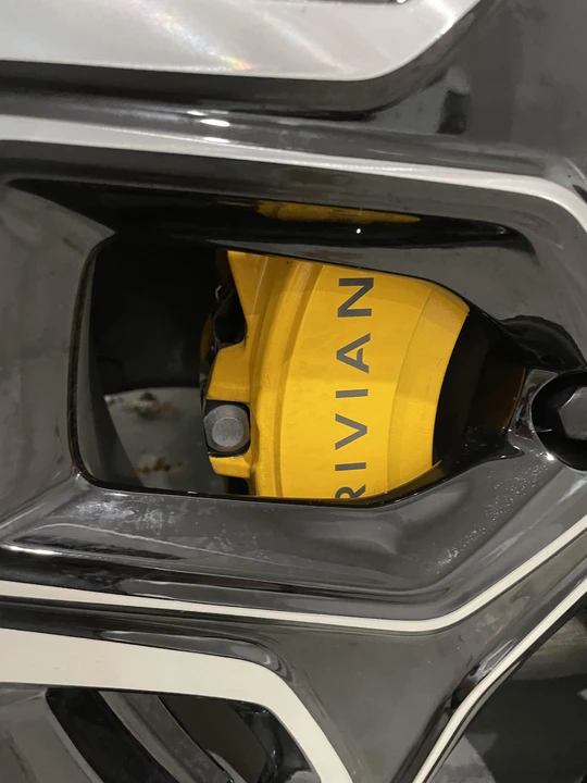 2022 Rivian R1T - Image 29 of 31