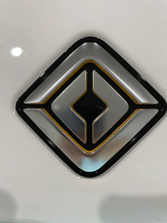 2022 Rivian R1T - Image 11 of 31