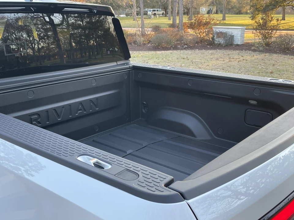 2022 Rivian R1T - Image 17 of 31