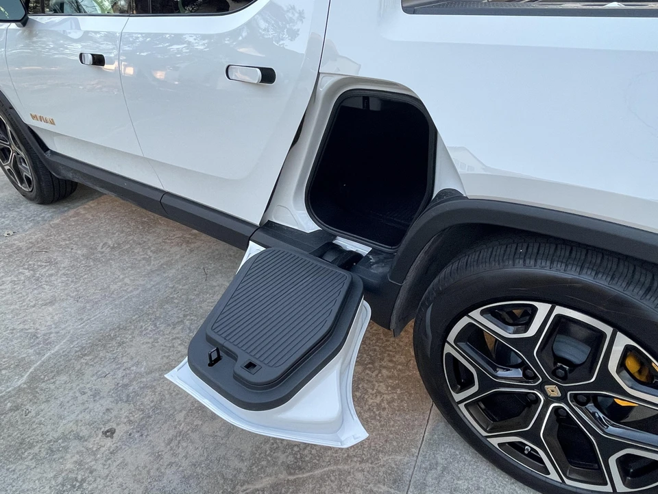 2022 Rivian R1T - Image 14 of 31