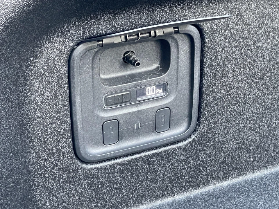2022 Rivian R1T - Image 20 of 31