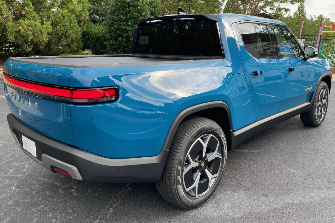 2022 Rivian R1T - Image 4 of 31