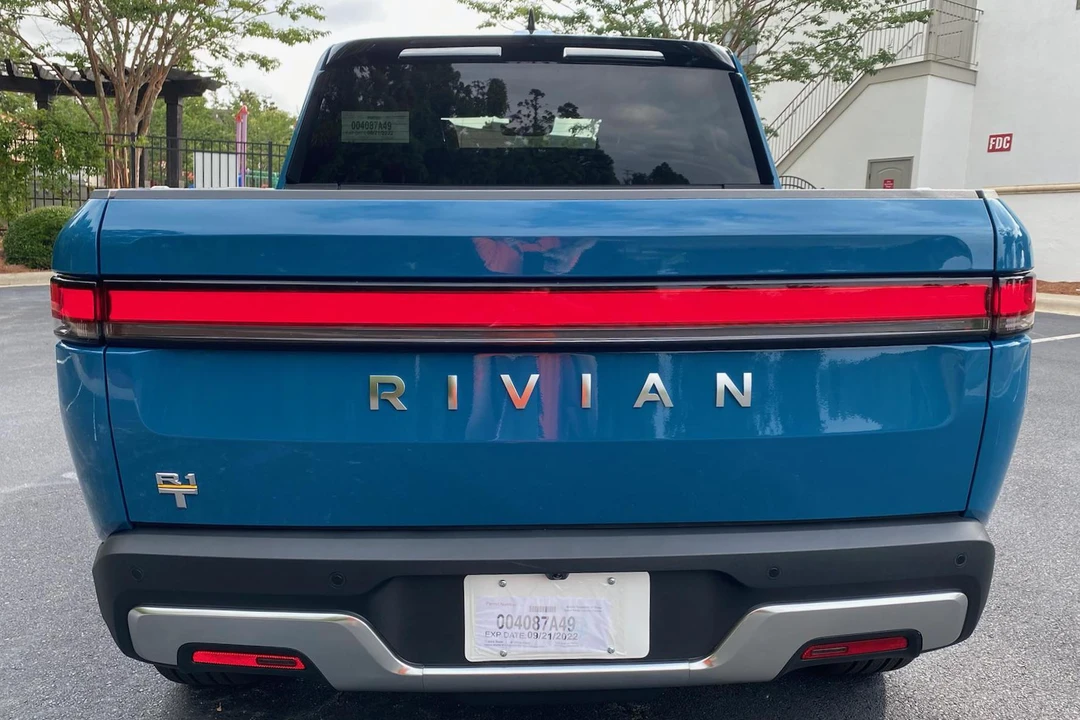 2022 Rivian R1T - Image 5 of 31