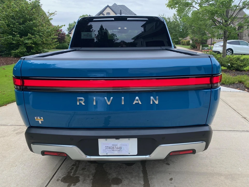 2022 Rivian R1T - Image 11 of 31