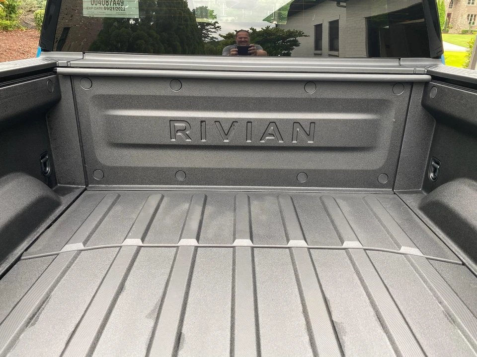 2022 Rivian R1T - Image 22 of 31