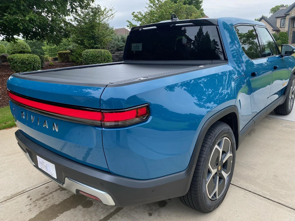 2022 Rivian R1T - Image 25 of 31