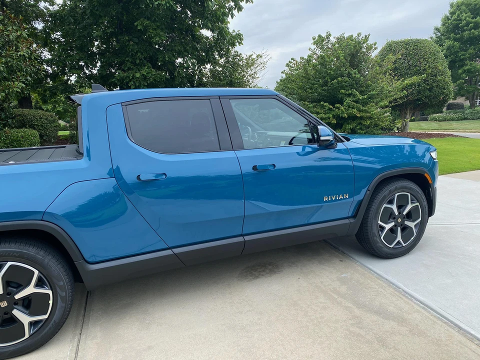 2022 Rivian R1T - Image 26 of 31