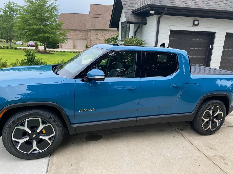 2022 Rivian R1T - Image 16 of 31