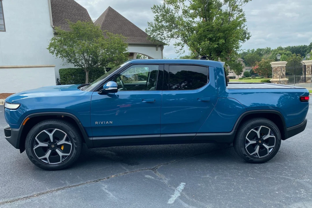 2022 Rivian R1T - Image 3 of 31