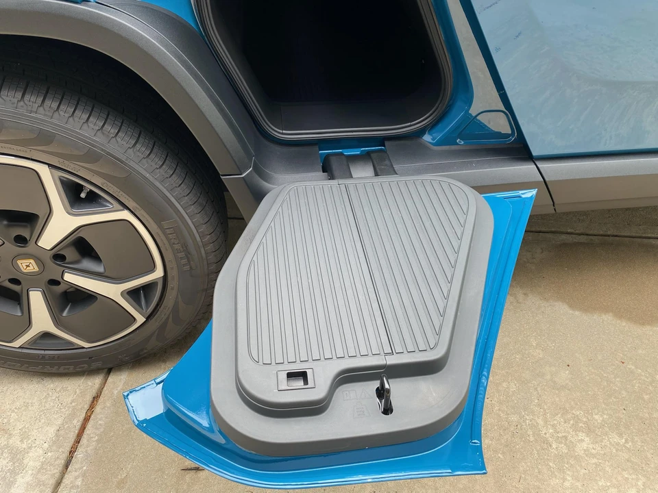 2022 Rivian R1T - Image 27 of 31
