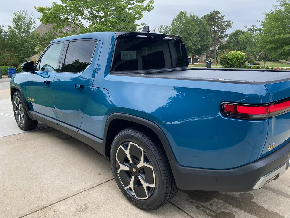 2022 Rivian R1T - Image 19 of 31