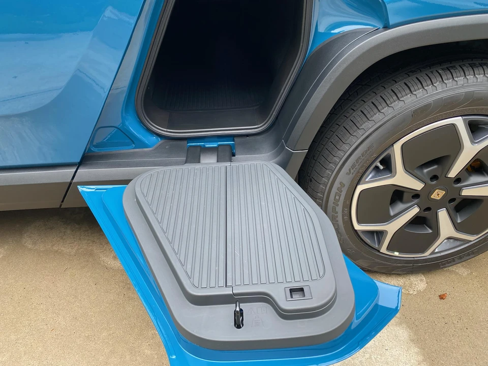 2022 Rivian R1T - Image 17 of 31