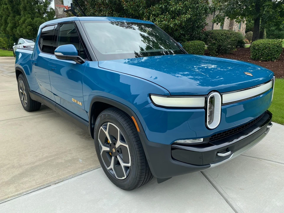 2022 Rivian R1T - Image 13 of 31