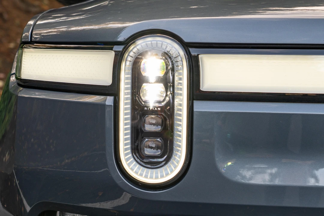 2022 Rivian R1T - Image 11 of 31
