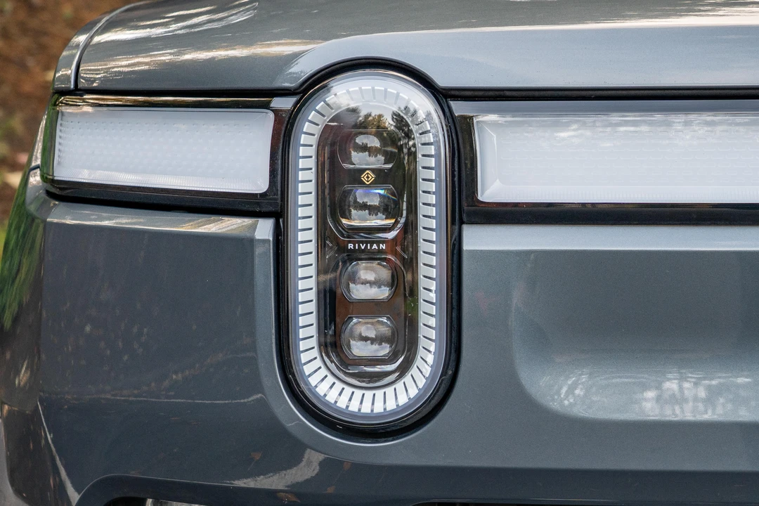 2022 Rivian R1T - Image 10 of 31