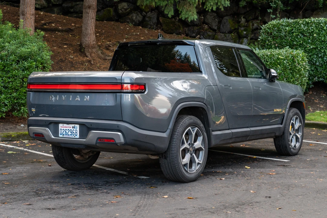 2022 Rivian R1T - Image 8 of 31