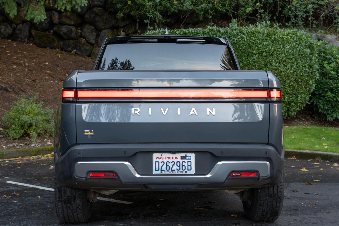2022 Rivian R1T - Image 7 of 31