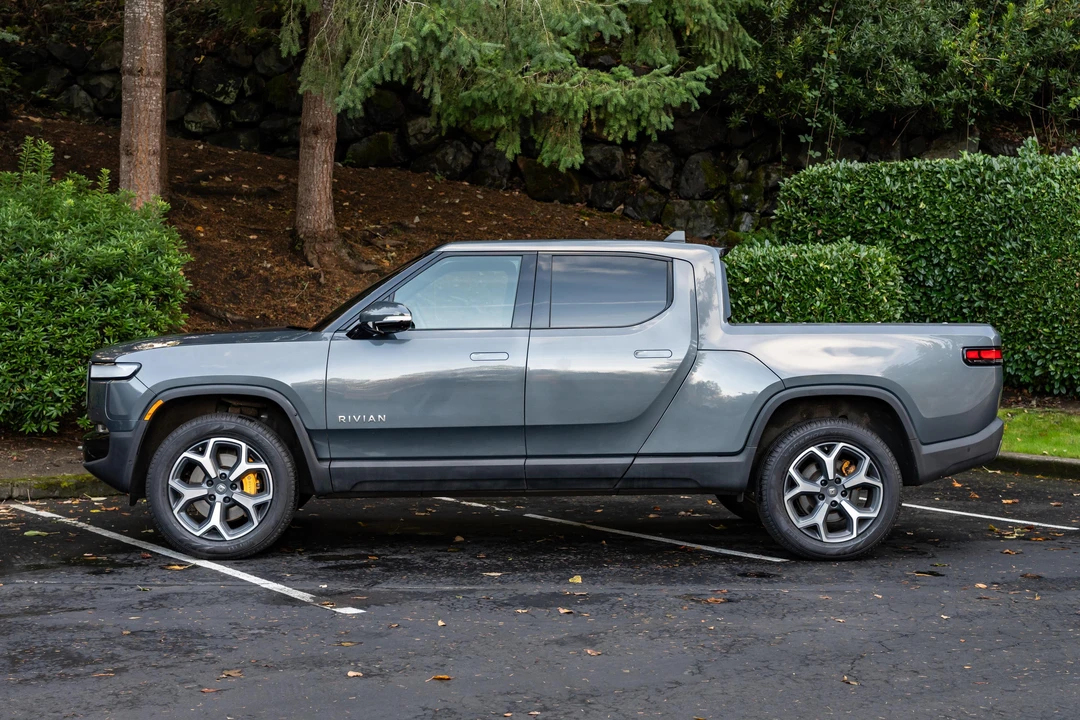 2022 Rivian R1T - Image 6 of 31