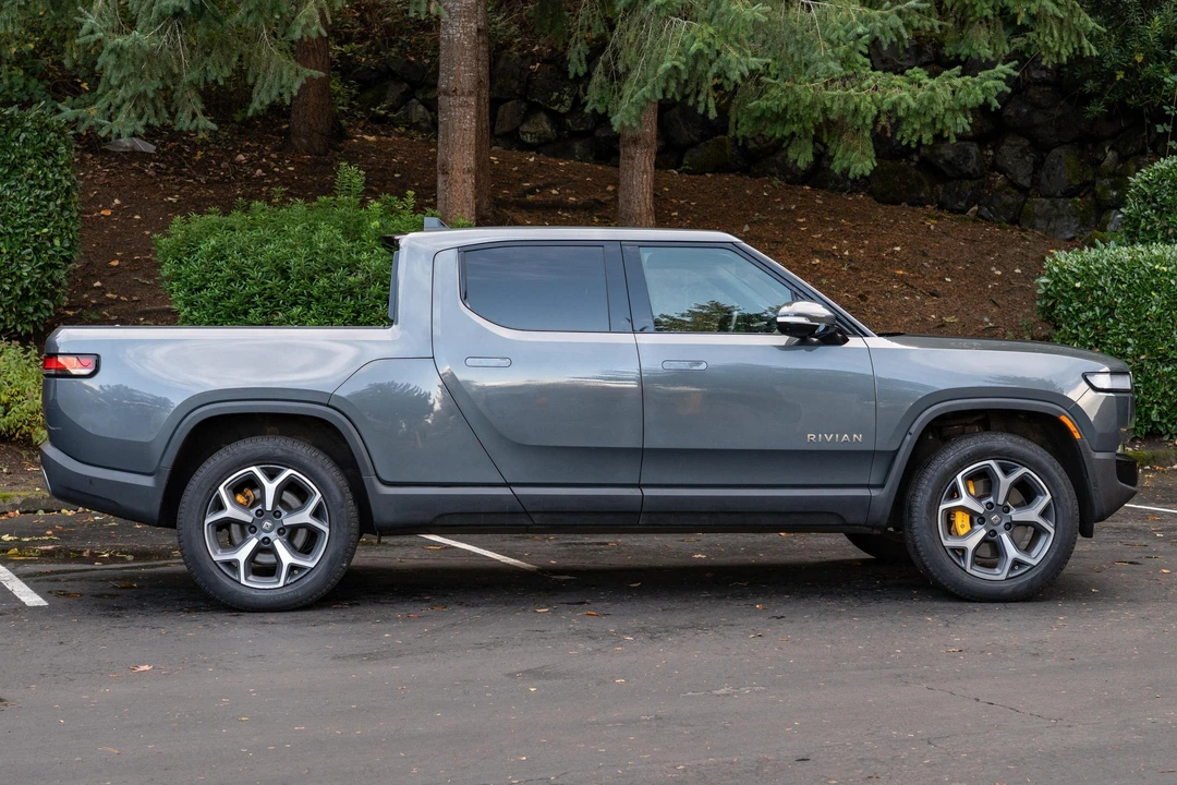 2022 Rivian R1T - Image 3 of 31