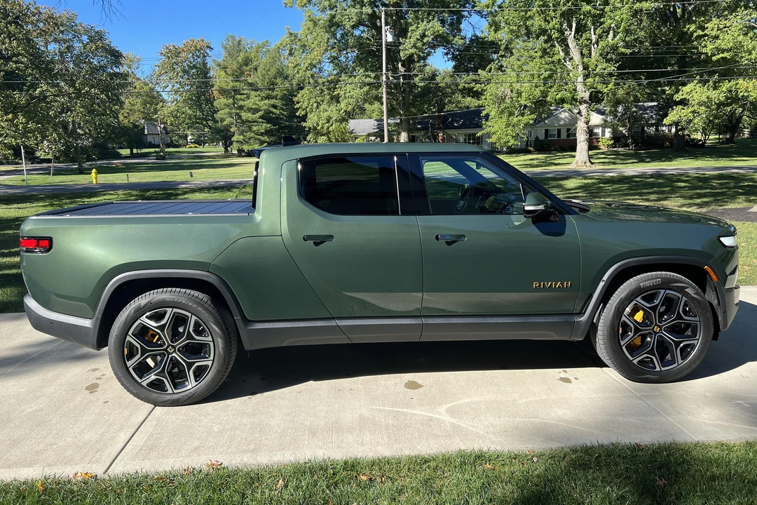 2022 Rivian R1T - Image 3 of 31