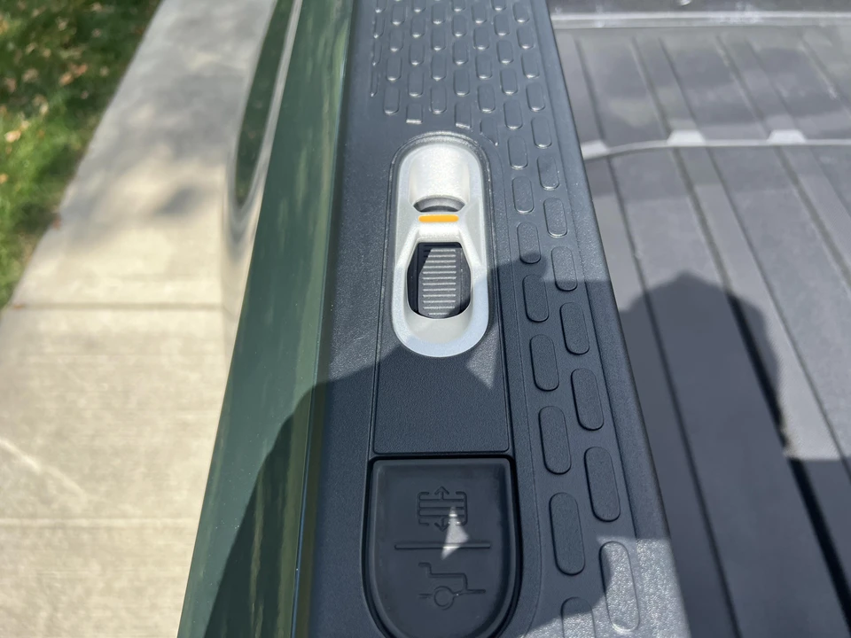 2022 Rivian R1T - Image 27 of 31