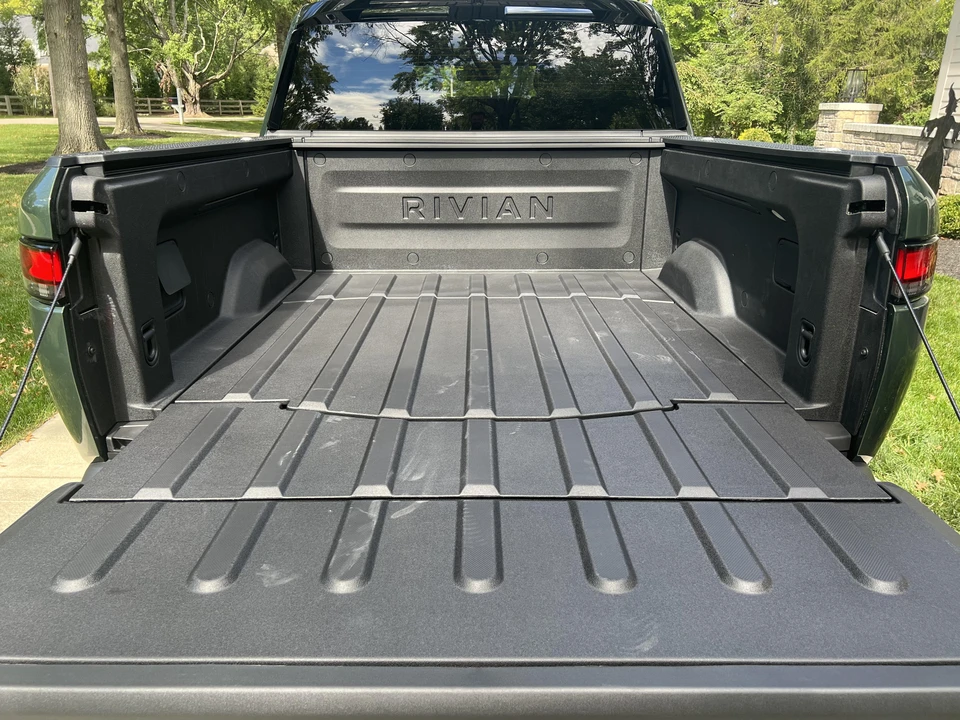 2022 Rivian R1T - Image 30 of 31