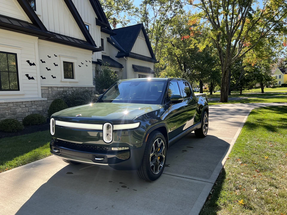 2022 Rivian R1T - Image 8 of 31