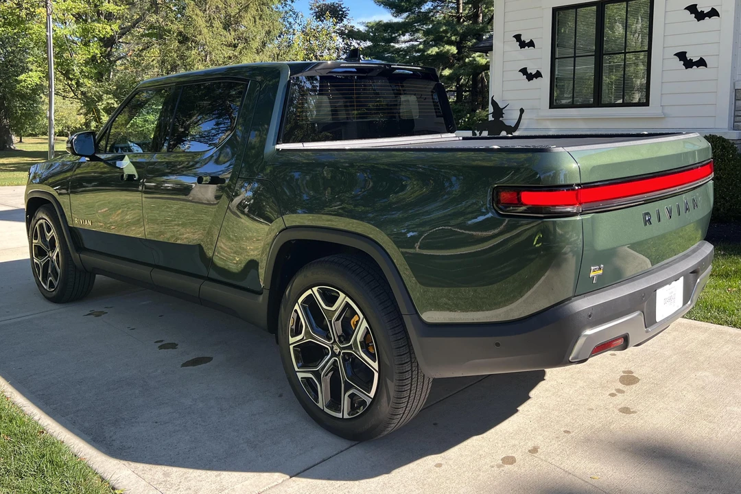 2022 Rivian R1T - Image 4 of 31