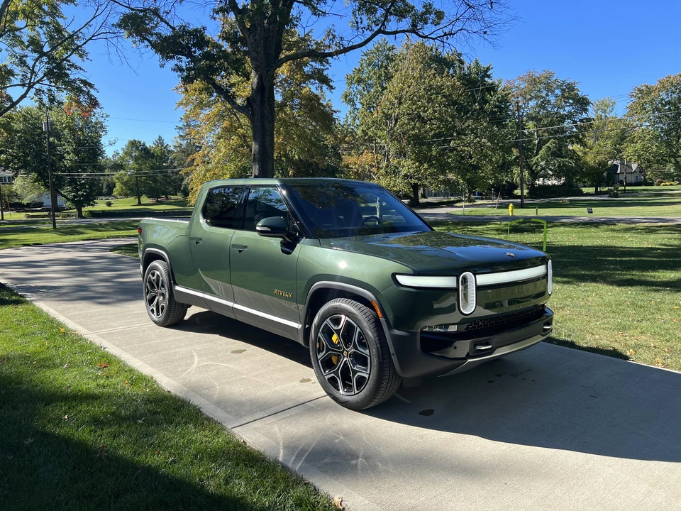 2022 Rivian R1T - Image 16 of 31