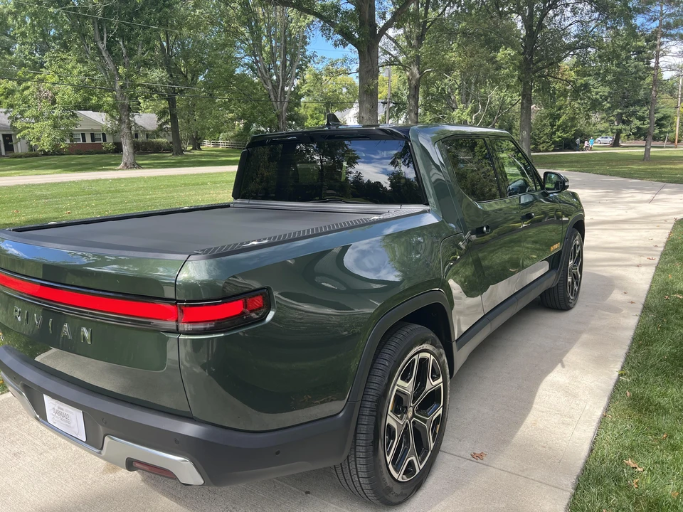 2022 Rivian R1T - Image 13 of 31