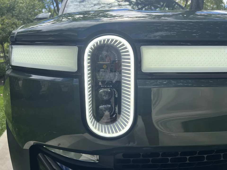 2022 Rivian R1T - Image 19 of 31